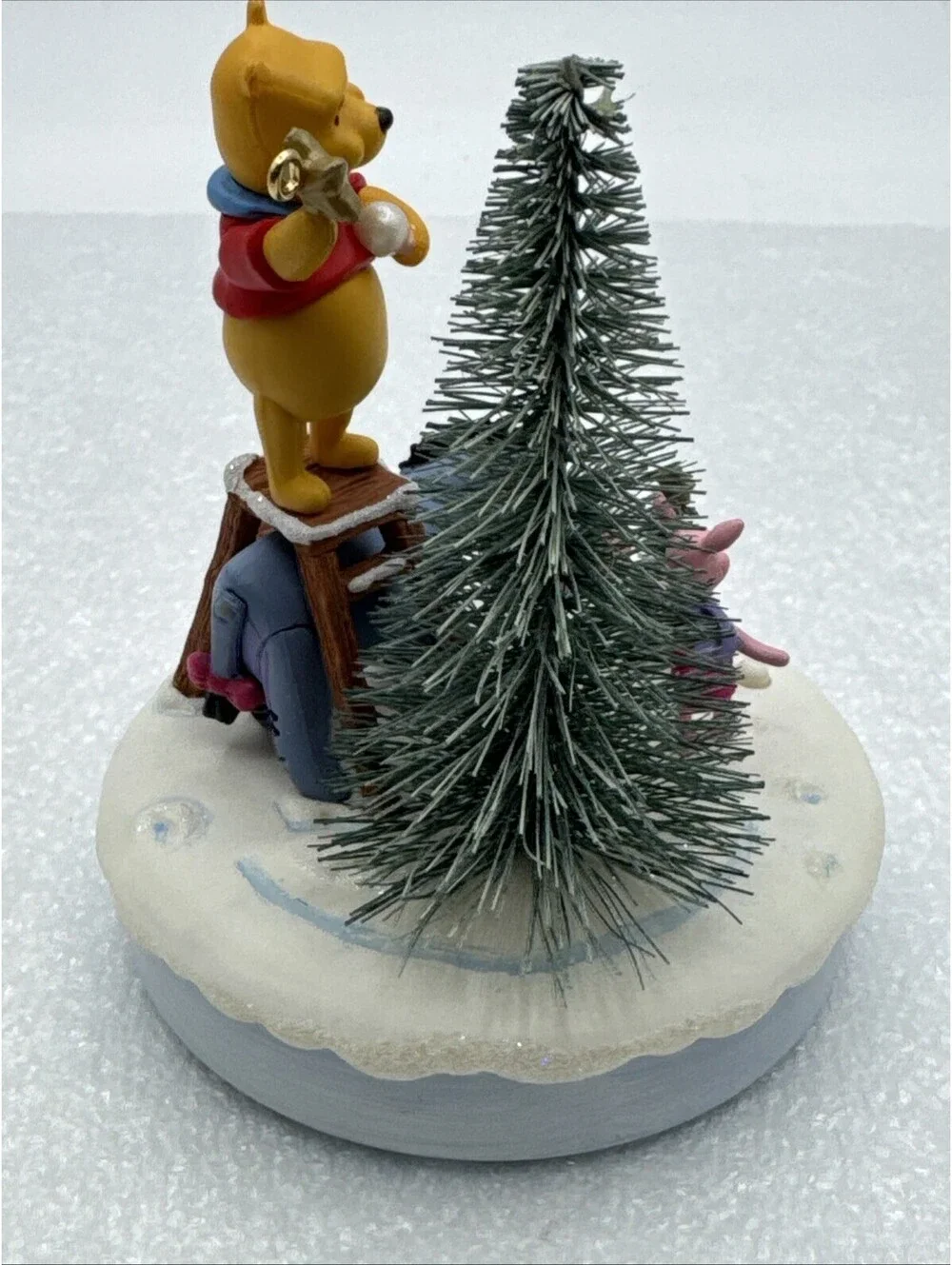2010 Hallmark Winnie The Pooh “Deck The Woods” Magic Sound Ornament Disney